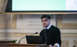 na zdjęciu osoby podczas spotkania