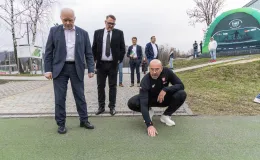 na zdjęciu minister wraz z towarzyszącymi osobami