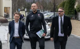 na zdjęciu minister wraz z towarzyszącymi osobami