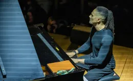 na zdjęciu muzycy na scenie