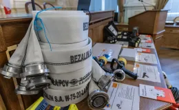 na zdjęciu osoby podczas uroczystości