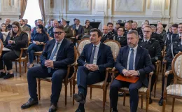 na zdjęciu osoby podczas uroczystości