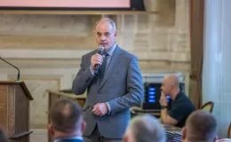 na zdjęciu osoby podczas uroczystości