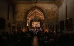 na zdjęciu osoby podczas koncertu w kościele