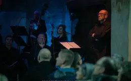 na zdjęciu osoby podczas koncertu w kościele