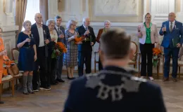 na zdjęciu osoby podczas ceremonii