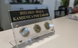 na zdjęciu osoby podczas otwarcia 