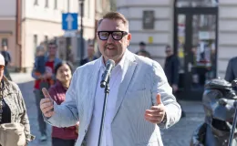 na zdjęciu osoby podczas otwarcia 