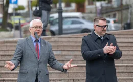 na zdjęciu osoby podczas tańczenia poloneza