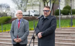 na zdjęciu osoby podczas tańczenia poloneza