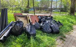 na zdjęciu zebrane śmieci na Osiedlu Piastowskim 