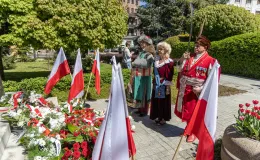 na zdjęciu osoby podczas uroczystości