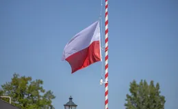 na zdjęciu osoby podczas uroczystości