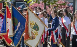 na zdjęciu osoby podczas uroczystości