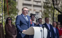 na zdjęciu osoby podczas uroczystości