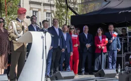 na zdjęciu osoby podczas uroczystości