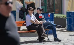 na zdjęciu osoby podczas uroczystości