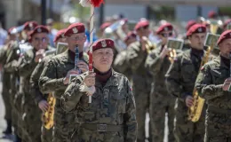 na zdjęciu osoby podczas uroczystości
