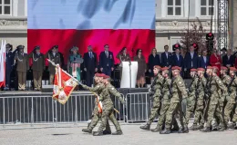 na zdjęciu osoby podczas uroczystości