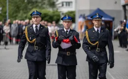 na zdjęciu osoby podczas uroczystości 