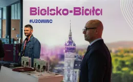 na zdjęciu stoisko miasta