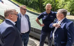 na zdjęciu zaproszeni goście