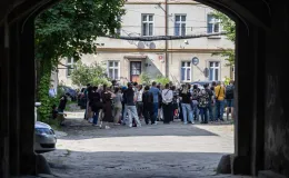 na zdjęciu osoby podczas nocy muzeów