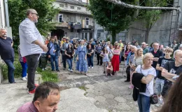na zdjęciu osoby podczas nocy muzeów