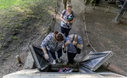 na zdjęciu osoby podczas nocy muzeów