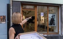 na zdjęciu osoby podczas nocy muzeów