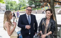 na zdjęciu aktorzy na planie