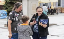na zdjęciu osoby podczas gry miejskiej