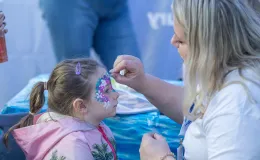 na zdjęciu osoby podczas gry miejskiej