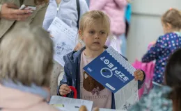 na zdjęciu osoby podczas gry miejskiej