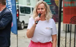 na zdjęciu osoby podczas spotkania