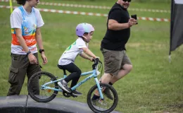 na zdjęciu osoby podczas zawodów