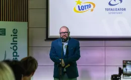 na zdjęciu osoby podczas konferencji