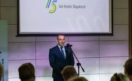 na zdjęciu osoby podczas konferencji