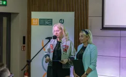 na zdjęciu osoby podczas konferencji