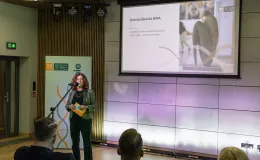 na zdjęciu osoby podczas konferencji