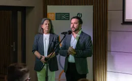 na zdjęciu osoby podczas konferencji