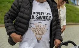 na zdjęciu osoby podczas pikniku