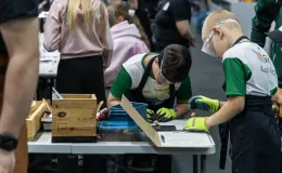 na zdjęciu osoby podczas pikniku