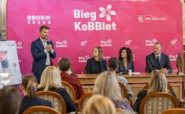 na zdjęciu osoby podczas spotkania