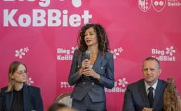 na zdjęciu osoby podczas spotkania