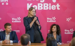 na zdjęciu osoby podczas spotkania