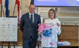 na zdjęciu osoby podczas spotkania