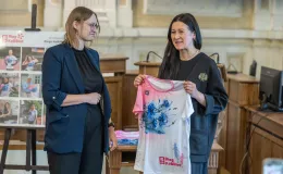 na zdjęciu osoby podczas spotkania