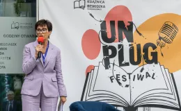 na zdjęciu osoby podczas otwarcia fetiwalu