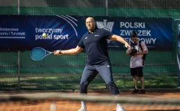 na zdjęciu osoby podczas przywitania Mai Chwalińskiej
